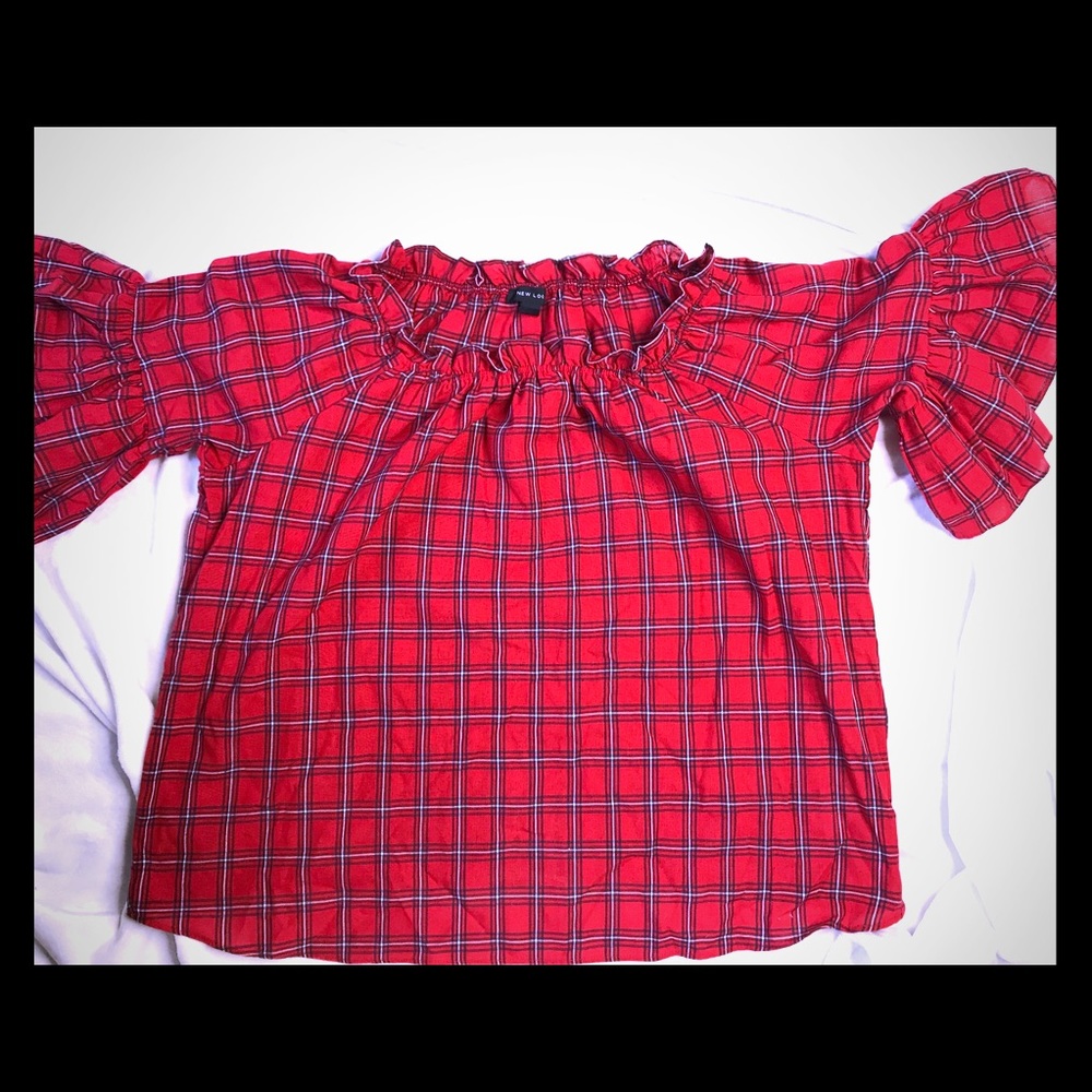 FALL Checkered Over the shoulder blouse!